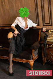 id 9012 Блонди милфочка